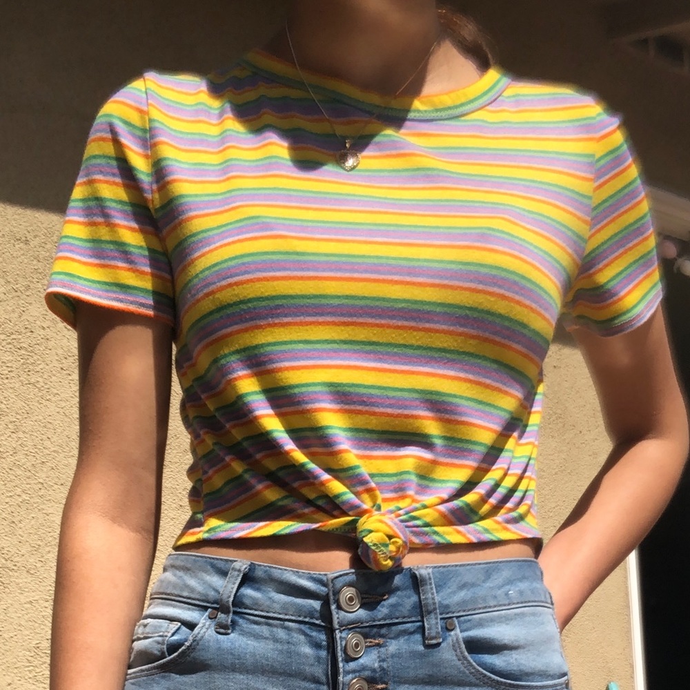 💛 Super cute yellow striped crop top 💛